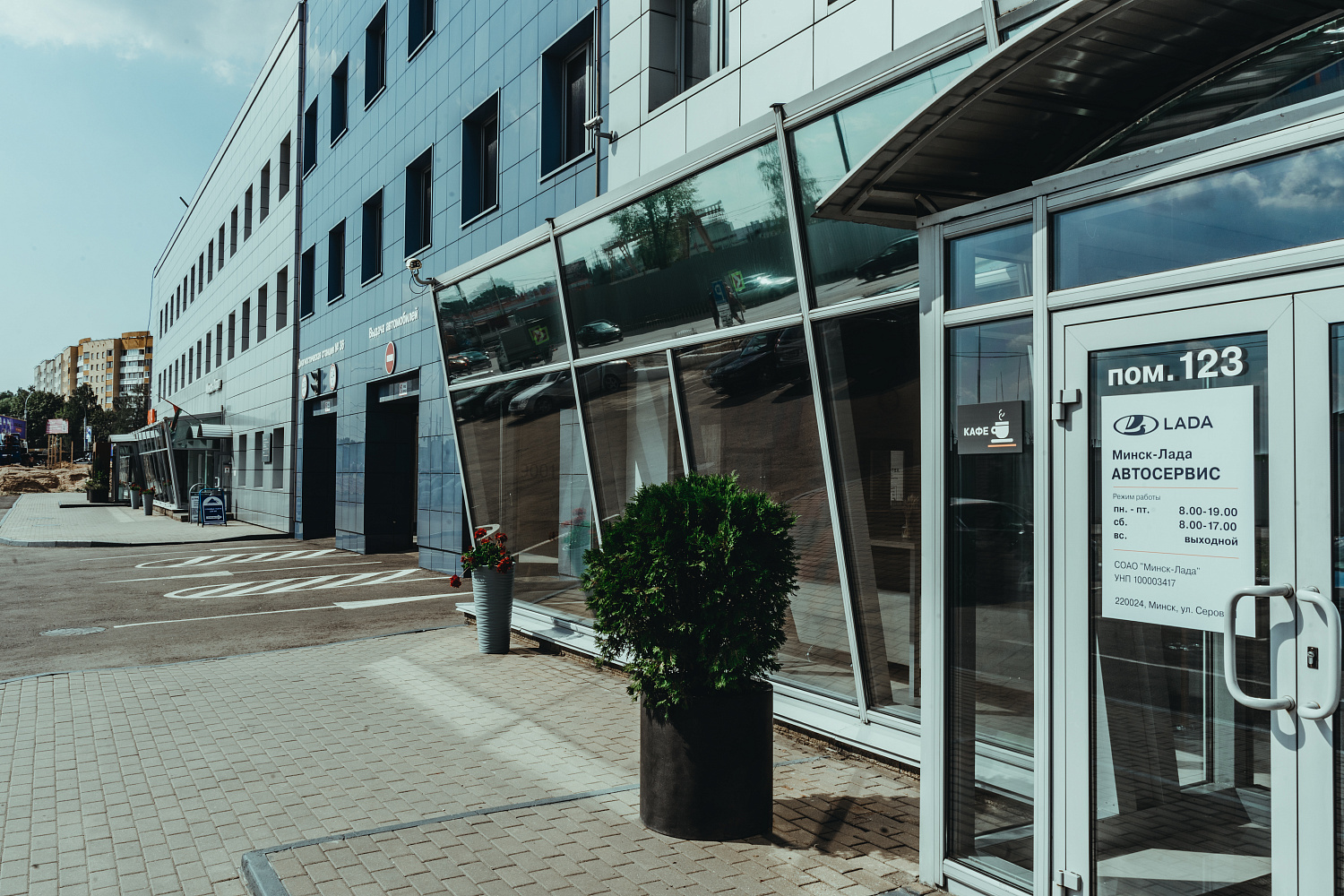 Видеонаблюдение VIVOTEK для автосалона LADA