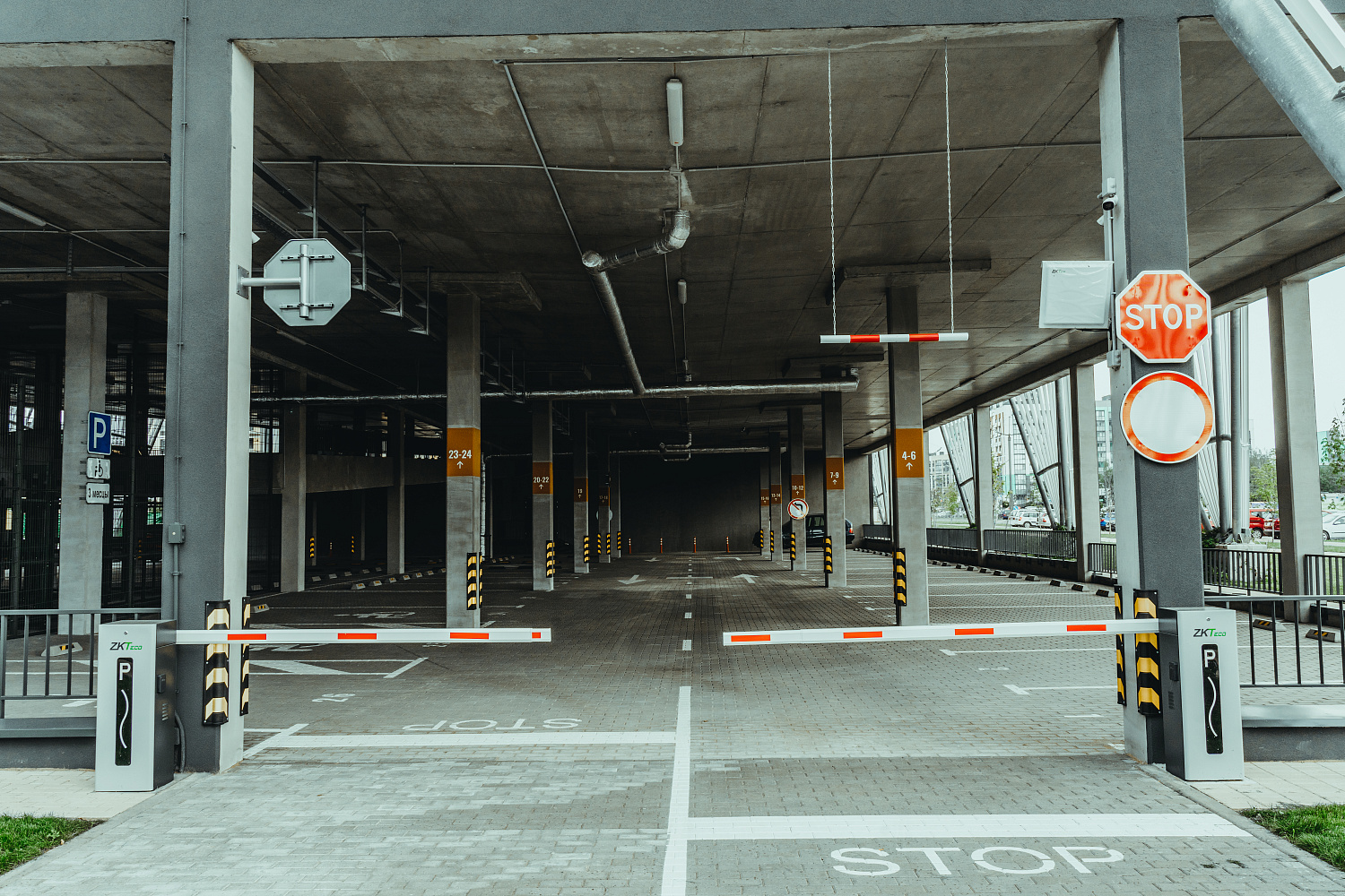 Видеонаблюдение и СКУД ZKTeco для паркинга в Новой Боровой