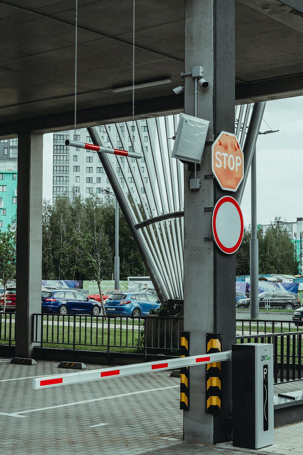 Видеонаблюдение и СКУД ZKTeco для паркинга в Новой Боровой