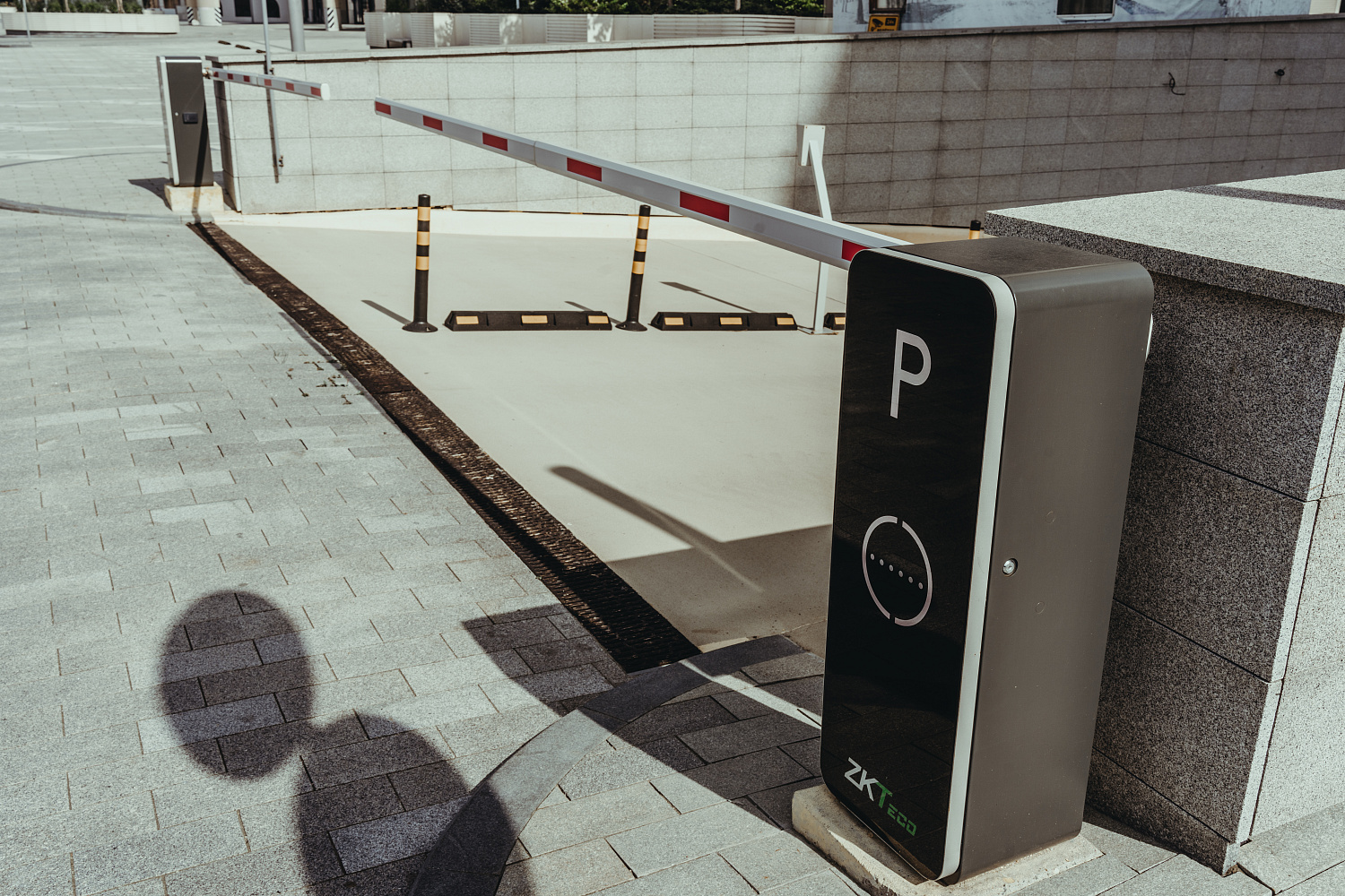 Видеонаблюдение VIVOTEK и СКУД ZKTeco для БЦ "Проспект"