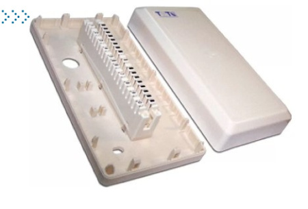 Настенная коробка с установленными плинтами, 1 размыкаемый плинт, 10 пар, пластик